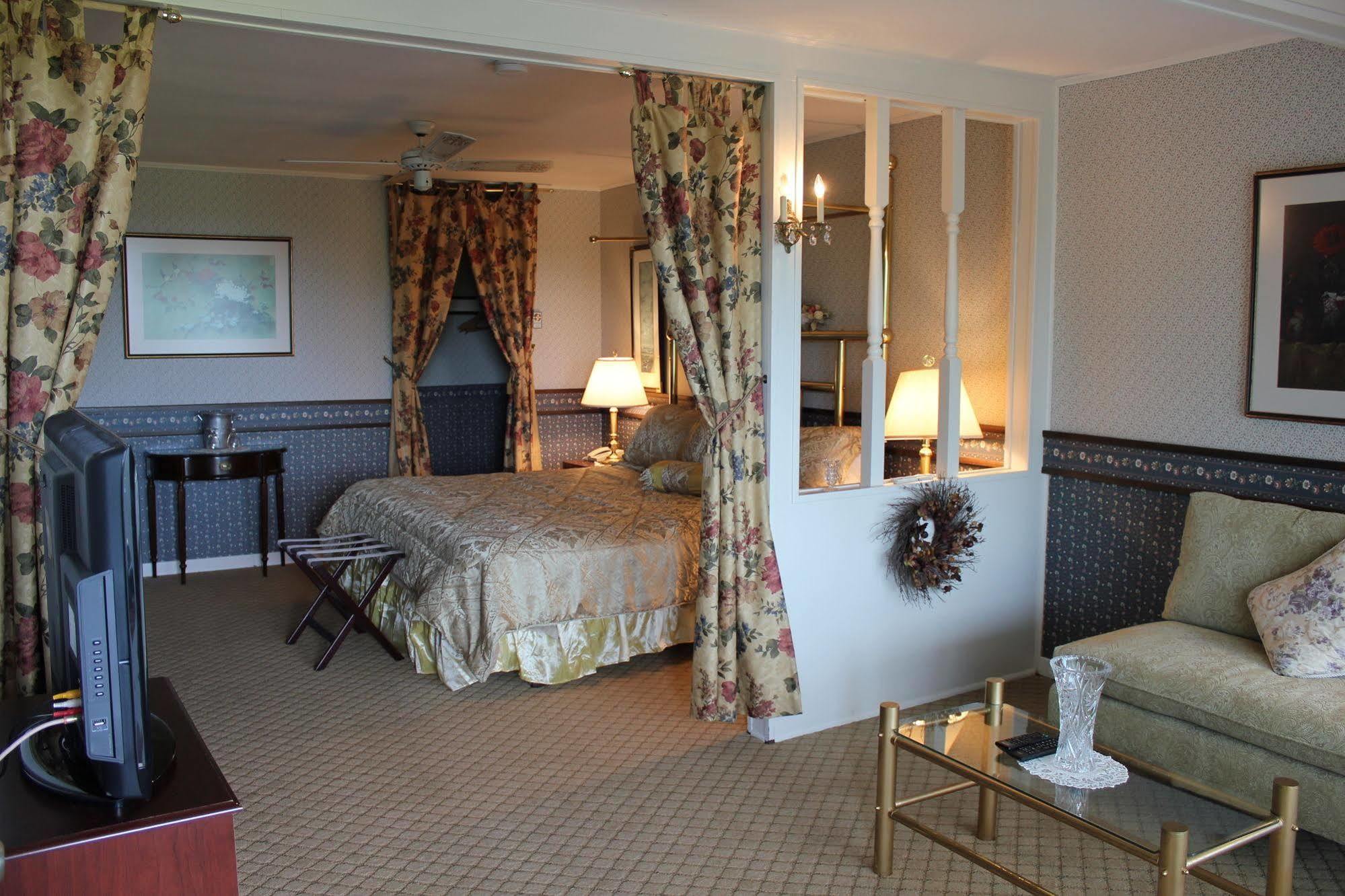 Tara Manor Inn St. Andrews By The Sea Экстерьер фото